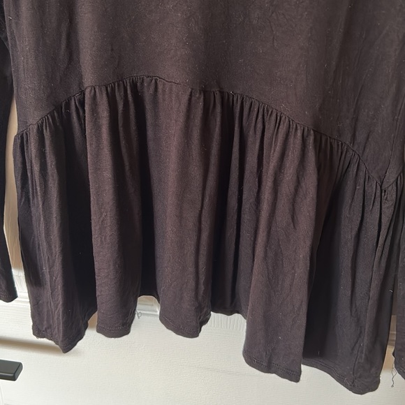 BUNDLE 3/$12 Black Long Sleeve Top with Peplum - Picture 4 of 6